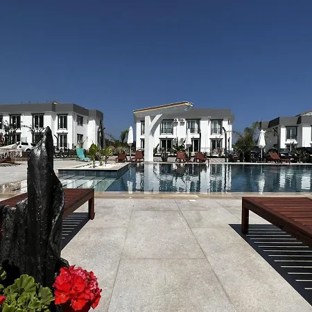 Lovely Flat W Shared Pool In Edremit Cyprus *
